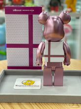 BE@RBRICK x Medicom Toy Plus 400% 粉色(第一代于 2016 年发布)